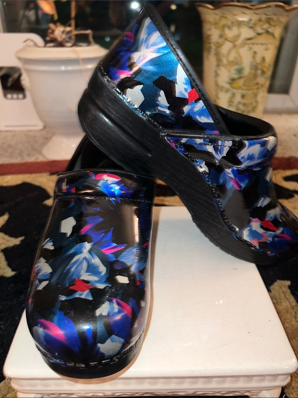 DANSKO Women’s Professional Floral Patent Leather Clogs Shoes Size 38